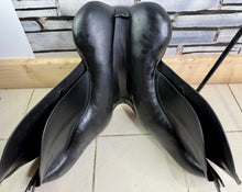 Load image into Gallery viewer, 17 1/2” MW Olney English GP Saddle - Black