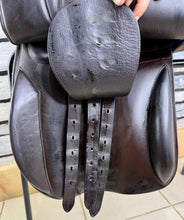 Load image into Gallery viewer, 17” Medium Woodseaves WH Saddle - Brown