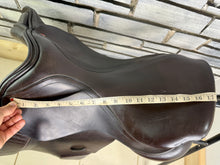 Load image into Gallery viewer, 17 1/2” Medium Albion K2 Jump Saddle - Brown