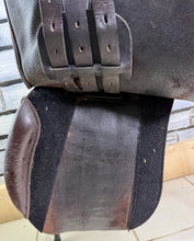 Load image into Gallery viewer, 17 1/2” MN Humphries &amp; Swain Holistic Saddlery GP/Jump Saddle - Brown
