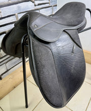 Load image into Gallery viewer, 17” Wide Thorowgood Griffin Cob GP Saddle - Black - Lightweight Synthetic - Flat Tree - 4 Straps