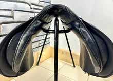 Load image into Gallery viewer, 17 1/2” XW Silhouette Cob WH/VSD/GP Saddle - Black