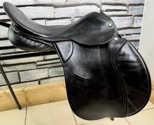 Load image into Gallery viewer, 17 1/2” Extra Wide M&amp;J Saddlery English GP Saddle - Black - XW Cob Tree