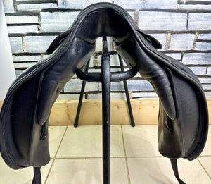 17” MW Harry Dabbs True Brit Dressage Saddle - Black