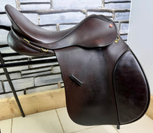 Load image into Gallery viewer, 17” Medium Kings Saddley VSD Saddle - Brown
