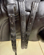 Load image into Gallery viewer, 17” MW Albion K2 Jump Saddle - Black