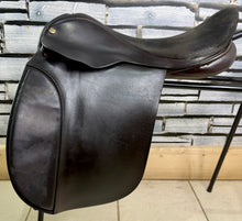 Load image into Gallery viewer, 18” Wide-XW Ideal VSD/WH H&amp;C Saddle -Brown- Suede Seat