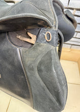 Load image into Gallery viewer, 18” Medium Thorowgood Teqnic K&amp;M Jump Saddle - Black