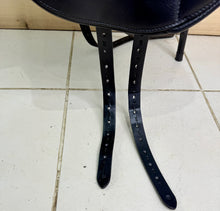 Load image into Gallery viewer, Size 2/18” Changeable Gullet Width 3 Wow Competitor Dressage Saddle - Black