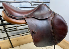 Load image into Gallery viewer, 17 1/2” Medium-MW Devoucoux Biarritz Double Flap Jump Saddle - Brown/Tan