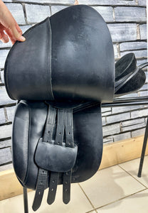 16 1/2” XW Teversal WH Saddle - Black