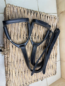 S/H Windsor 54” Stirrup Leathers & 4 1/2” Flexi Irons