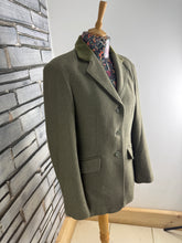 Load image into Gallery viewer, Shires Malvern Ladies Tweed Jacket - Size 36 - Green Wool Tweed - Hunter/Hacking/Showing M&amp;M