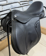 Load image into Gallery viewer, 17” on 16 1/2” Panels Wide Winners Circle GP/Jump Cob Saddle - Black