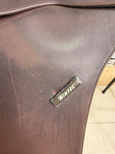 Load image into Gallery viewer, 17” XW/Changeable Gullet Wintec 500 VSD GP Saddle - Brown - Cair - Extra Wide
