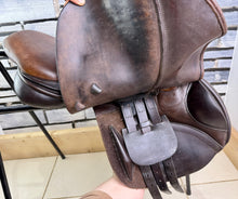 Load image into Gallery viewer, 17 1/2” MW Ideal Impala 1450 Jump Saddle - Brown