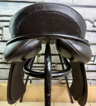 Load image into Gallery viewer, 18” MW Ryder WH/VSD Saddle - Brown