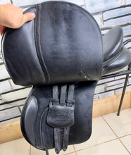 Load image into Gallery viewer, 17” Medium/Changeable Gullet Bates Caprilli GP Saddle - Black Leather