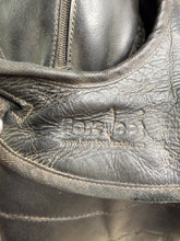 Load image into Gallery viewer, Size 2 Barefoot Cheyenne Treeless Leather GP Saddle - with Pads &amp; Girth - Black - Cob