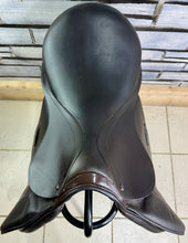 Load image into Gallery viewer, 17 1/2” 30/MW Stubben Roxanne GP/Jump Saddle -Brown- Diamonte &amp; Patent Trim 2025
