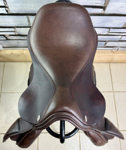 Load image into Gallery viewer, 17 1/2” MW Winners Circle Jump Saddle - Brown