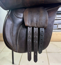 Load image into Gallery viewer, 16 1/2” XW/Changeable Gullet Shires Optimus Leather GP Saddle - Brown