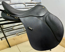 Load image into Gallery viewer, 17” XW/Changeable Gullet Wintec 2000 GP Saddle - Black
