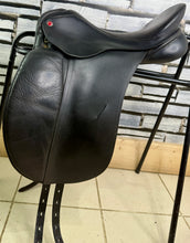 Load image into Gallery viewer, 17” Medium Albion Style Dressage Saddle - Black
