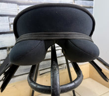 Load image into Gallery viewer, 16 1/2” MW Synthetic Lightwieght GP Saddle - Black