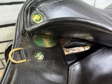 Load image into Gallery viewer, 17” MW Oakland House Saddlery GP/Jump Saddle - Black - Cob Medium Wide
