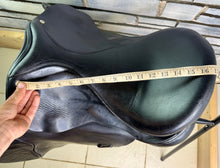 Load image into Gallery viewer, 17” XXW Hamilton Balance GP Saddle - Black - 7X Wide