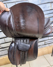 Load image into Gallery viewer, 17” Wide Farrington/Shires GP Saddle - Brown
