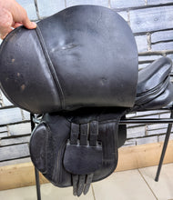 Load image into Gallery viewer, 16” MW Saddle Company Pony GP Saddle - Black - Changeable Width on a Press