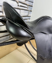 Load image into Gallery viewer, 18” MW Albion Legend K2 Dressage Saddle - Black