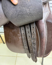 Load image into Gallery viewer, 17” Medium Farrington/Crewe Saddlery GP Saddle - Brown