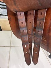 Load image into Gallery viewer, 17 1/2” XW-XXW Frank Baines Balance Zenith Jump Saddle - Tan