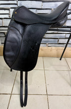 Load image into Gallery viewer, 17” Medium Albion Lux Dressage Saddle - Brown