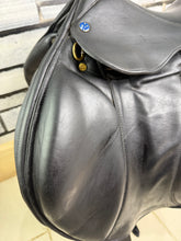 Load image into Gallery viewer, 17” MW Southern Stars Monoflap Jump Saddle - Black
