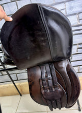 Load image into Gallery viewer, 17” MW-Wide Jeffries Falcon Hawk Event GP Saddle - Brown