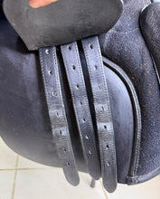 Load image into Gallery viewer, 17 1/2” Medium/Changeable Gullet Bates Caprilli GP Saddle - Black