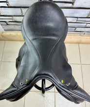 Load image into Gallery viewer, 17 1/2” Wide  Black Country Wexford Jump Saddle - Black