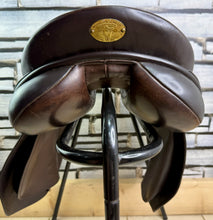 Load image into Gallery viewer, 17” Medium Woodseaves WH Saddle - Brown