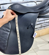 Load image into Gallery viewer, 15 1/2” MW Jackie Roberts GP Saddle - Black