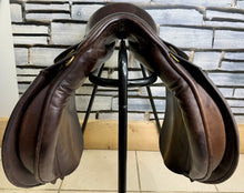 Load image into Gallery viewer, 17 1/2” Wide Ideal VSD/WH/GP English Saddle - Brown - Working Hunter Cob
