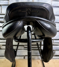 Load image into Gallery viewer, 17 1/2” MW Silhouette MonoFlap Jump Saddle - Black