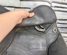 Load image into Gallery viewer, 17 1/2” Wide Thorowgood Griffin Cob GP Saddle - Black