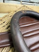 Load image into Gallery viewer, S/H 70cm/28” Prestige Doughnut RP Leather Relax Girth - Brown