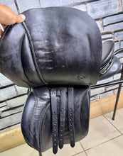 Load image into Gallery viewer, 17” Wide Farrington/Shires GP Saddle - Black