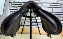 Load image into Gallery viewer, 17” XW/Changeable Gullet Wintec 2000 GP Saddle - Black