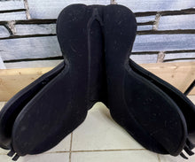 Load image into Gallery viewer, 15” Wide HiLite Elite Pony GP Saddle - Black